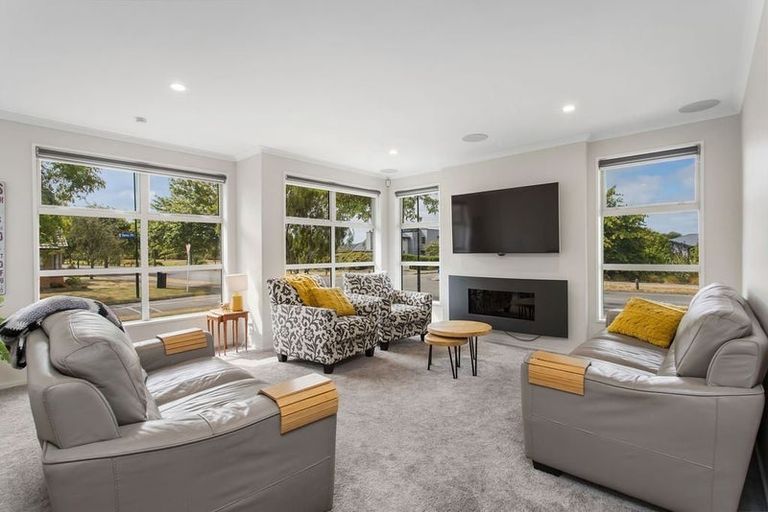 Photo of property in 1 Tanu Place, Parklands, Christchurch, 8083