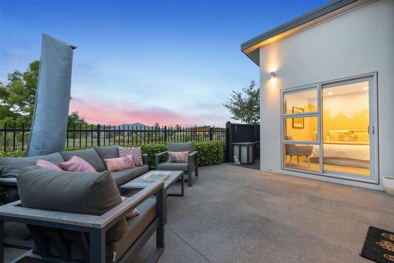 Photo of property in 27 Famille Close, Yaldhurst, Christchurch, 8042