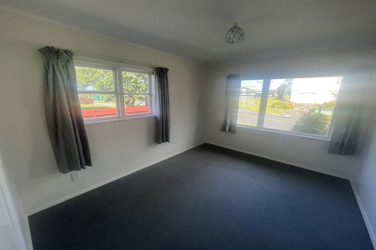 Photo of property in 1/276 Dowse Drive, Maungaraki, Lower Hutt, 5010
