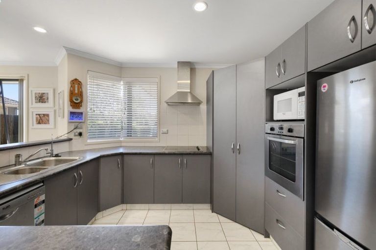 Photo of property in 102 Doncaster Drive, Papamoa Beach, Papamoa, 3118