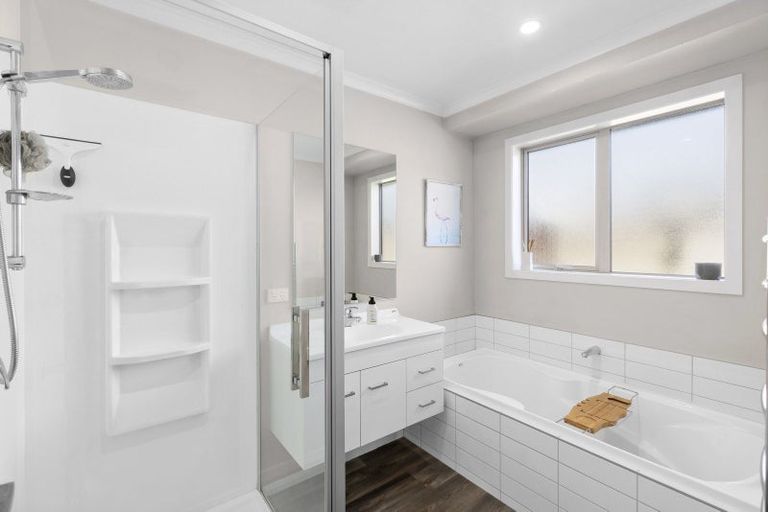 Photo of property in 35 Sherwin Avenue, Albert Town, Wanaka, 9305