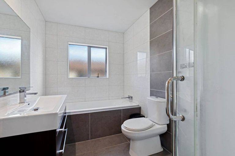 Photo of property in 9 Baker Street, Fairview Heights, Auckland, 0632