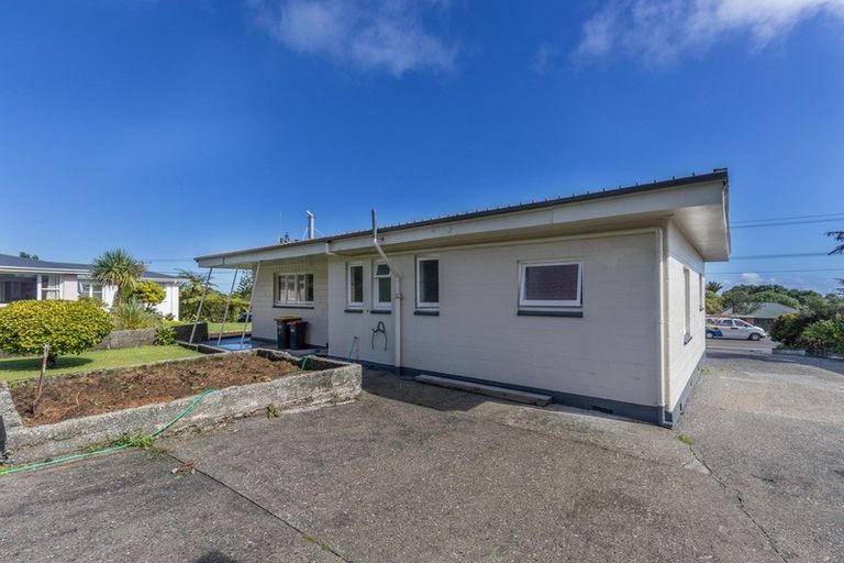 Photo of property in 35 Main South Road, Karoro, Greymouth, 7805