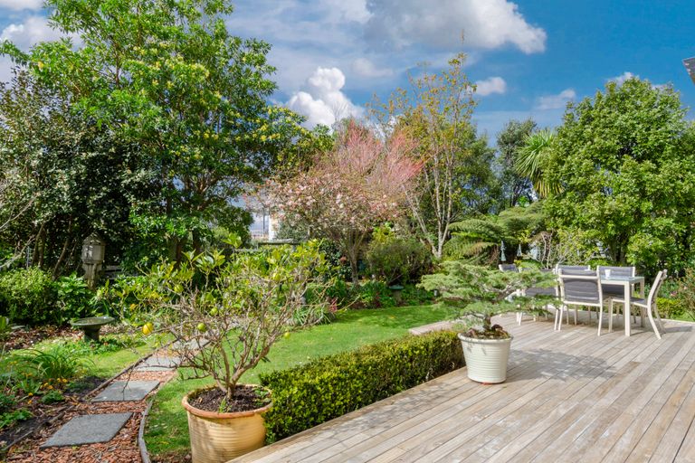 Photo of property in 16 Harbour View Road, Point Wells, Warkworth, 0986