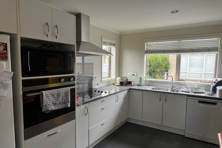 Photo of property in 36 Akeake Lane, Manurewa, Auckland, 2102