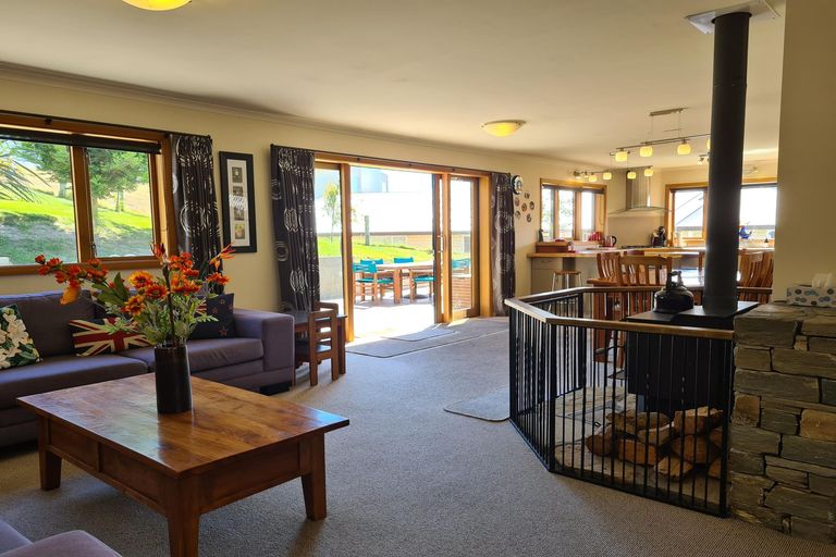 Photo of property in 1 Sams Place, Lake Tekapo, 7999