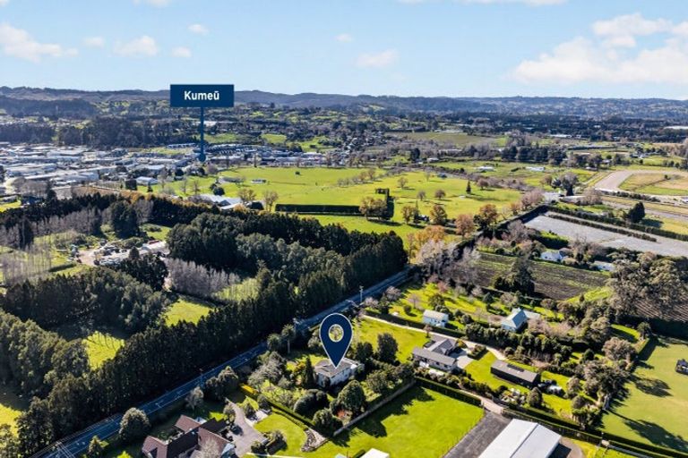 Photo of property in 873 Waitakere Road, Kumeu, 0891