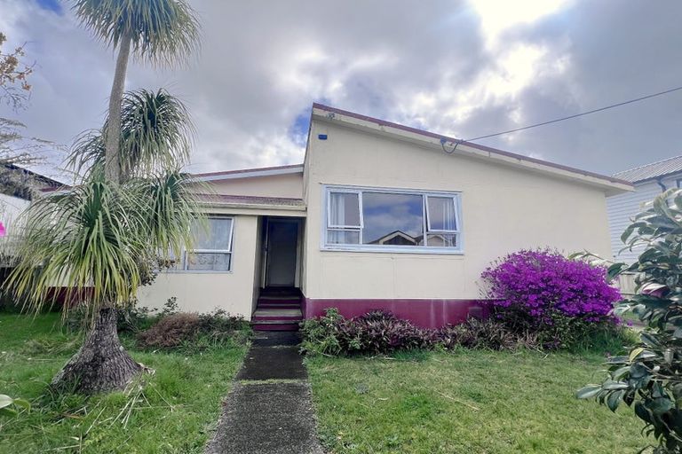 Photo of property in 13 Arney Road, Ranui, Auckland, 0612