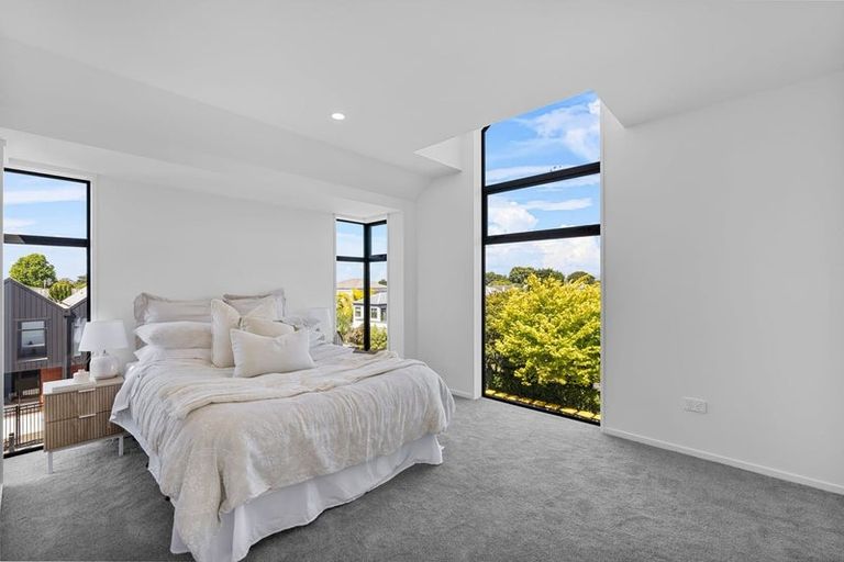 Photo of property in 2/11 Donald Place, St Albans, Christchurch, 8014