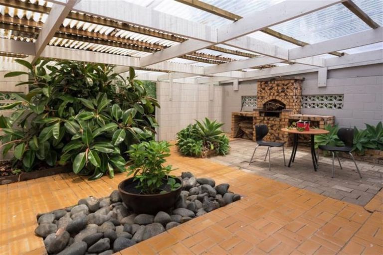 Photo of property in 83 Alexander Street, Cockle Bay, Auckland, 2014