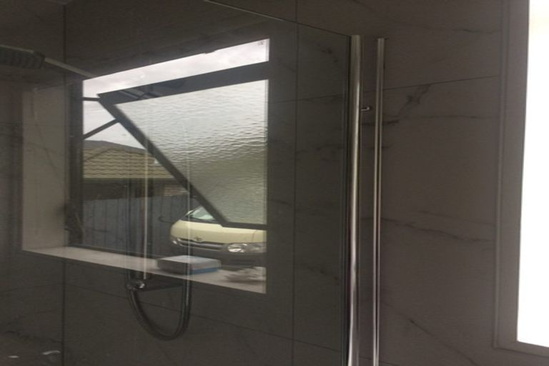 Photo of property in 61a Farquhar Road, Glendene, Auckland, 0602