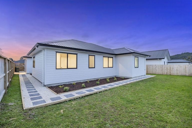 Photo of property in 5 Cutfield Lane, Kumeu, 0810