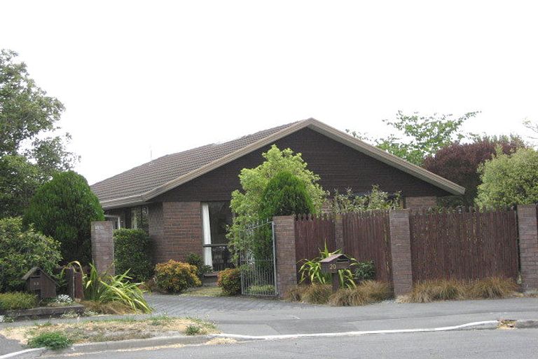 Photo of property in 20 Forest Park Place, Parklands, Christchurch, 8083