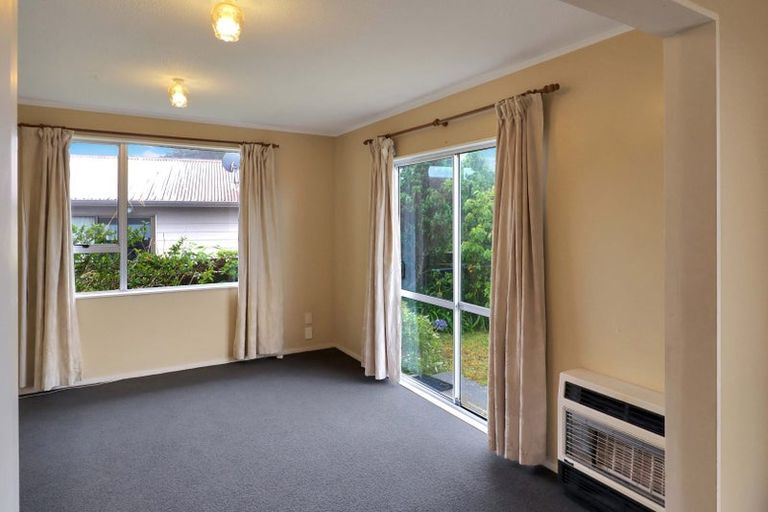 Photo of property in 11 Mossburn Grove, Kelson, Lower Hutt, 5010