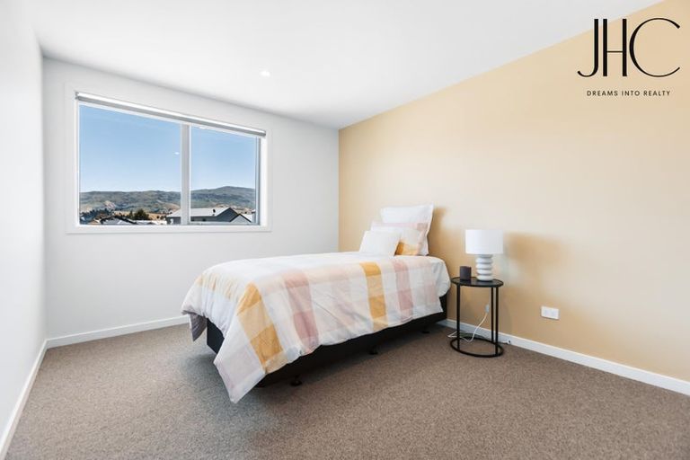 Photo of property in 24 Wallis Drive, Cromwell, 9310