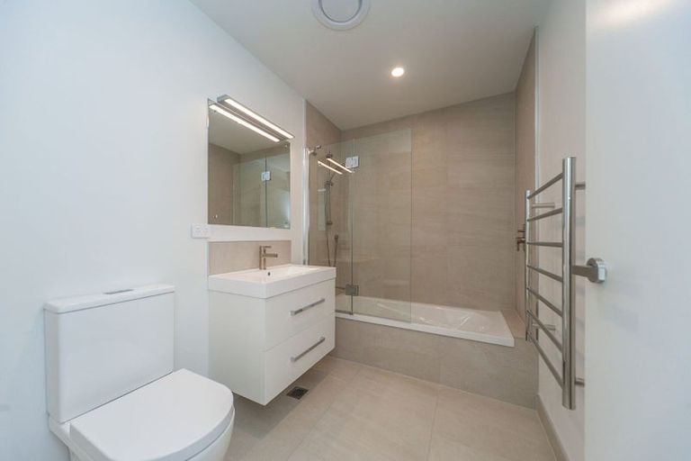 Photo of property in 33 Oakum Road, Whitby, Porirua, 5024