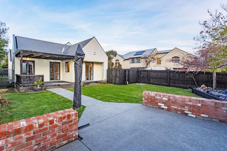 Photo of property in 3 Monterey Place, Parklands, Christchurch, 8083