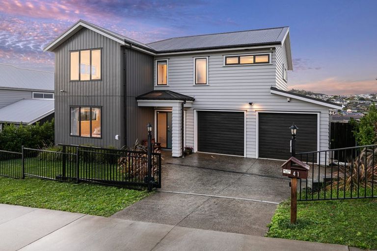 Photo of property in 41 Maka Terrace, Orewa, 0931