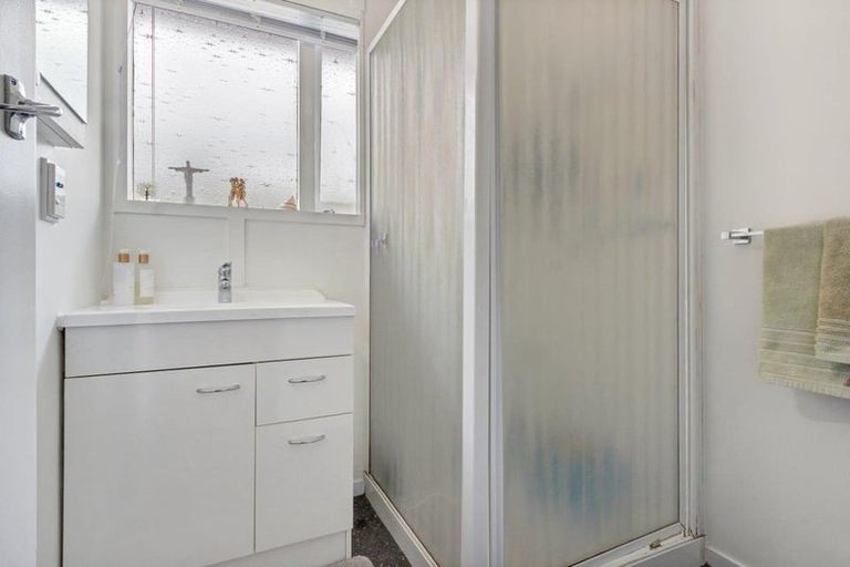 Photo of property in 3/522 Te Atatu Road, Te Atatu Peninsula, Auckland, 0610