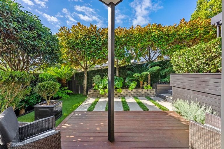 Photo of property in 1/19 Heathcote Road, Castor Bay, Auckland, 0620