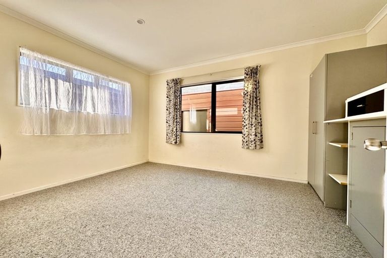 Photo of property in 109 Everglade Drive, Totara Heights, Auckland, 2105