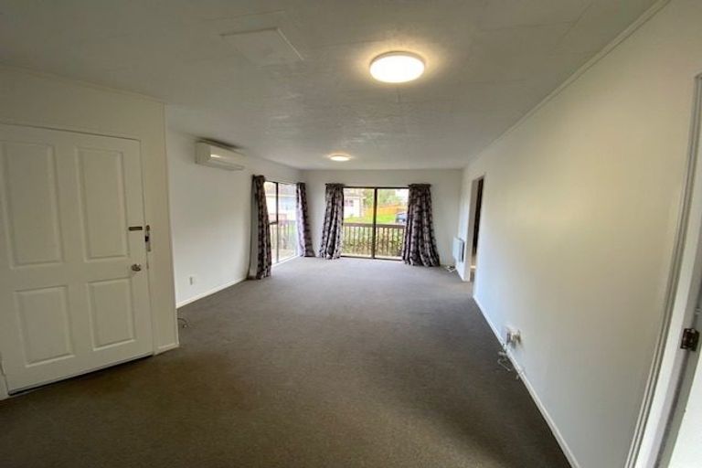Photo of property in 15 Cottam Grove, Northcross, Auckland, 0632