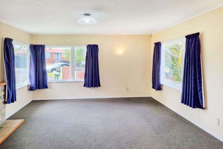 Photo of property in 37 Chatsworth Crescent, Pakuranga Heights, Auckland, 2010