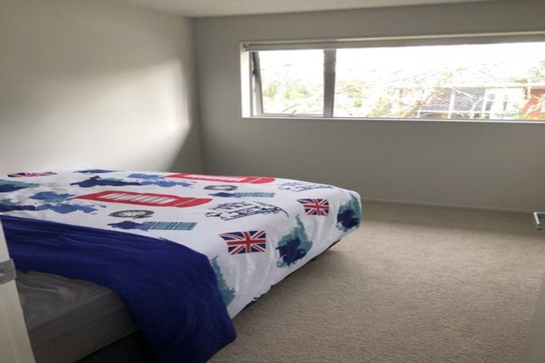 Photo of property in 17a Wyoming Avenue, Murrays Bay, Auckland, 0630