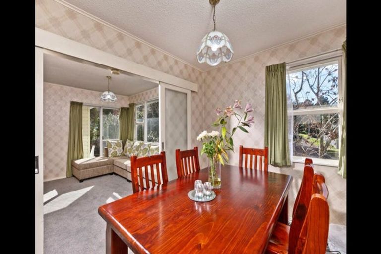 Photo of property in 1/28 Sequoia Place, Sunnynook, Auckland, 0620