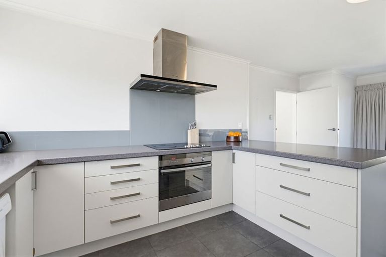 Photo of property in 2 Awatea Terrace, Lynmore, Rotorua, 3010