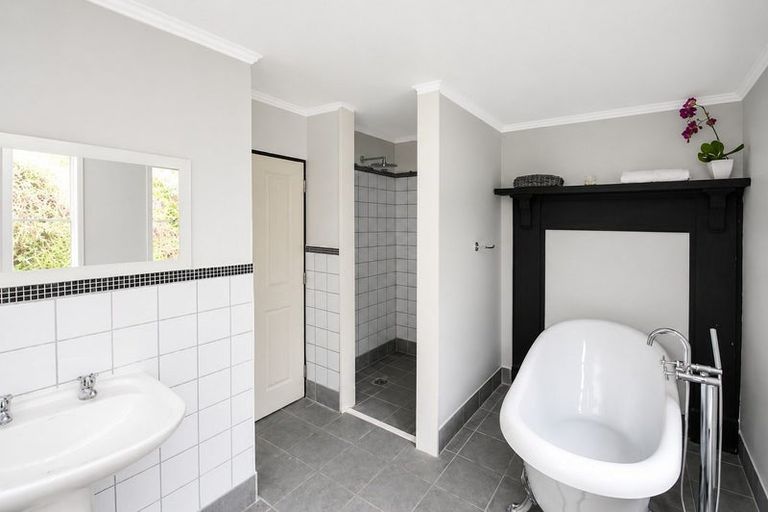Photo of property in 56 South Road, The Glen, Dunedin, 9011