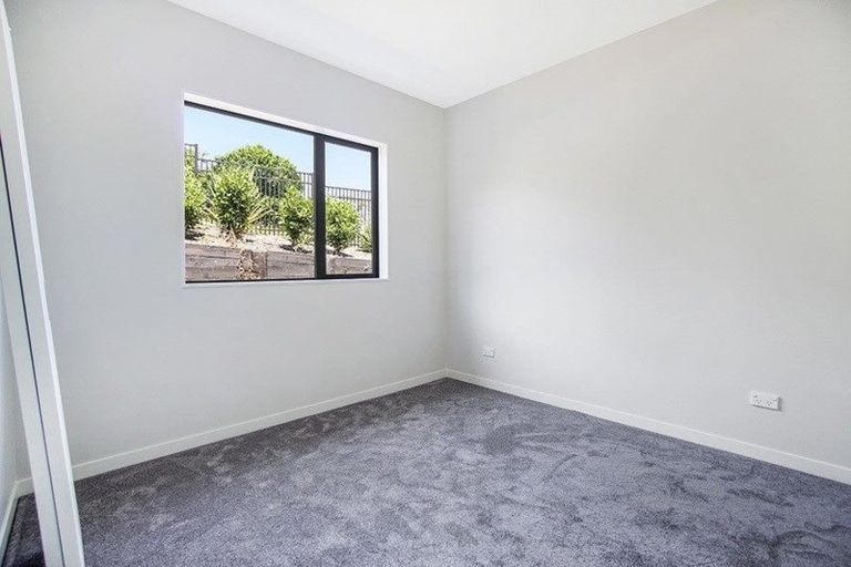 Photo of property in 75a Twin Parks Rise, Papakura, 2582