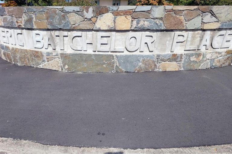 Photo of property in 1 Eric Batchelor Place, Waimate, 7924