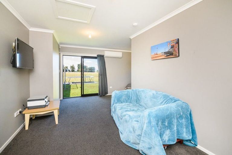 Photo of property in 17 Coulters Line, Kiwitea, Feilding, 4777