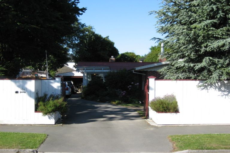 Photo of property in 356 Memorial Avenue, Burnside, Christchurch, 8053