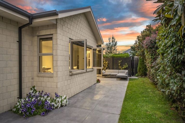 Photo of property in 5 Millpark Place, Northwood, Christchurch, 8051