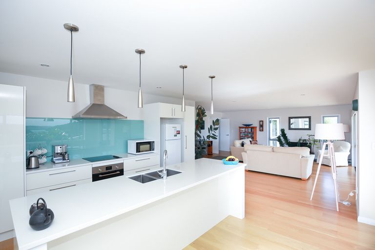 Photo of property in 8 Puka Place, Raglan, 3225