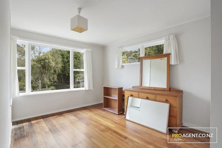 Photo of property in 50 Rimutaka Place, Titirangi, Auckland, 0604