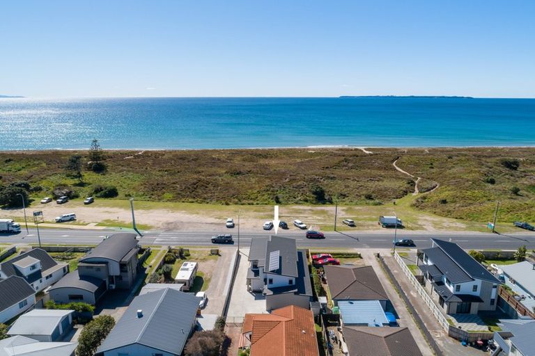 Photo of property in 912a Papamoa Beach Road, Papamoa Beach, Papamoa, 3118