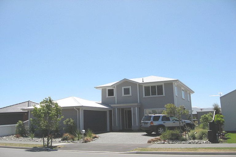 Photo of property in 30 Pohutukawa Crescent, Parklands, Christchurch, 8083