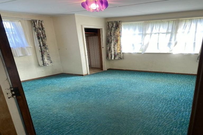 Photo of property in 39 Roberts Street, Tawa, Wellington, 5028