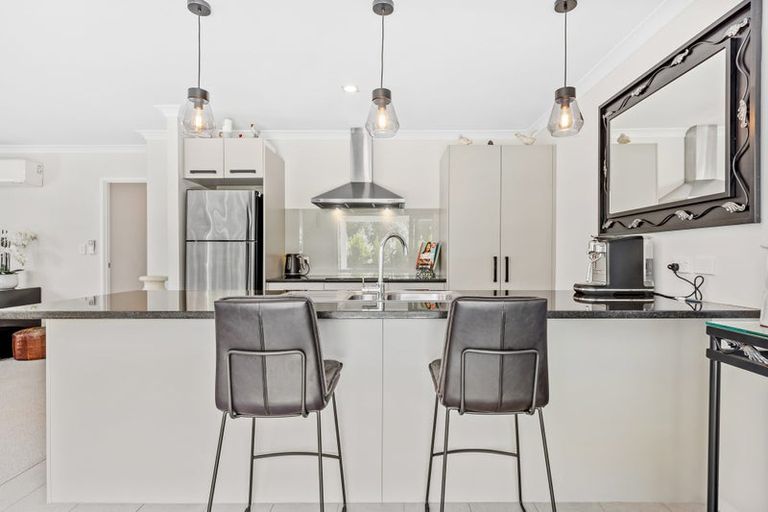 Photo of property in 2 Maylee Crescent, Gulf Harbour, Whangaparaoa, 0930