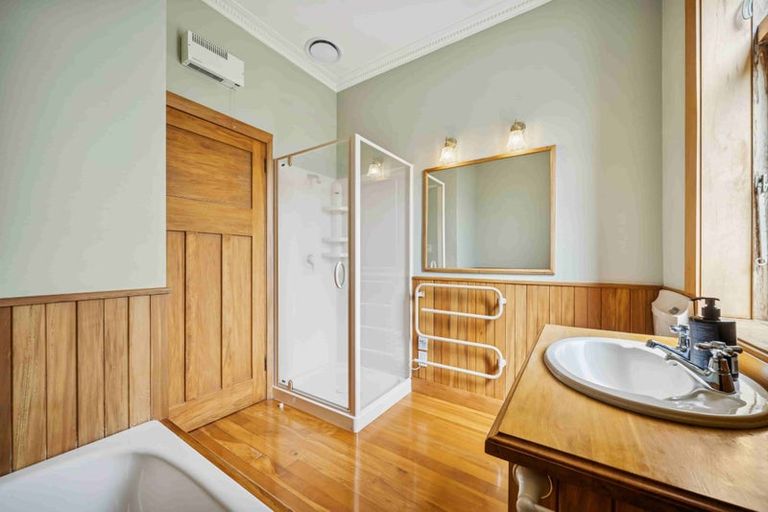 Photo of property in 32 Collingwood Street, Waterloo, Lower Hutt, 5011