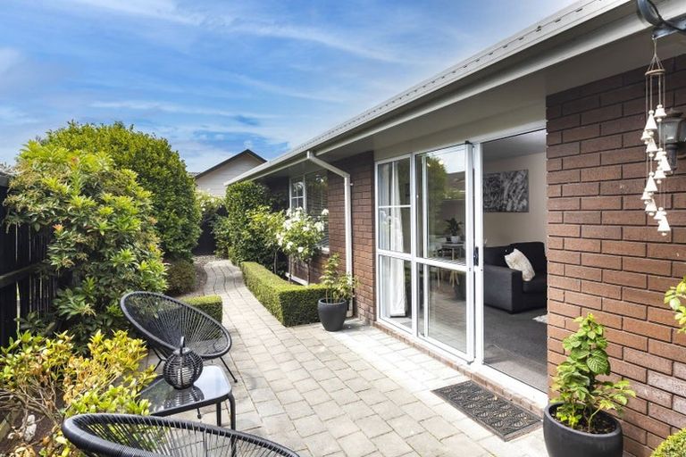 Photo of property in 1/5a Regency Crescent, Redwood, Christchurch, 8051