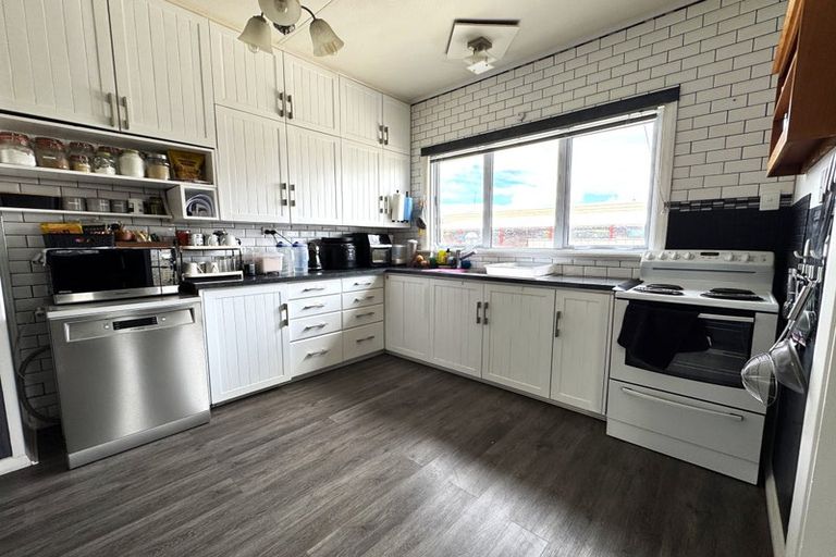 Photo of property in 1 Kipling Street, Roslyn, Palmerston North, 4414