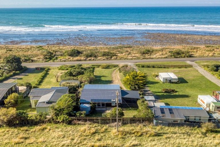 Photo of property in 273 Mataikona Road, Mataikona, Tinui, 5889