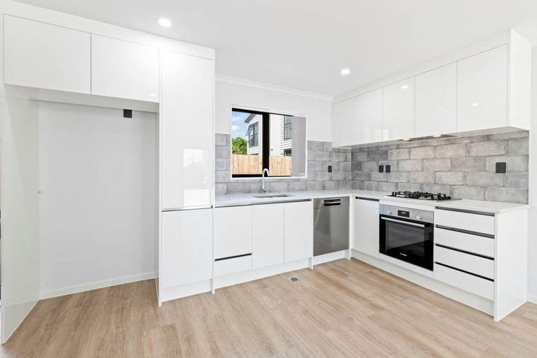 Photo of property in 8c Kent Road, Manurewa, Auckland, 2102