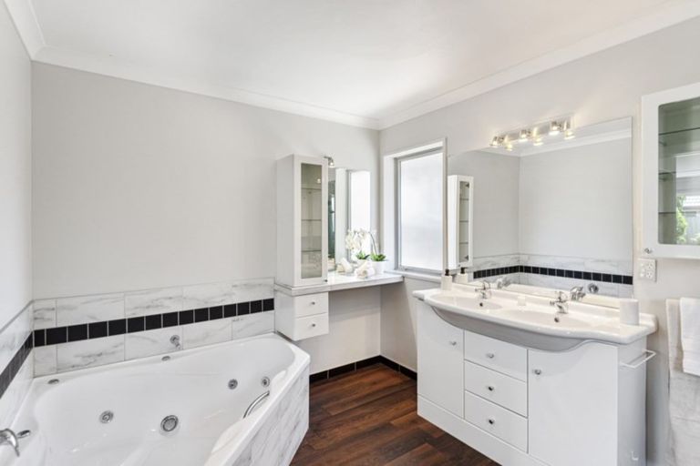 Photo of property in 3 Belgrove Place, Parklands, Christchurch, 8083