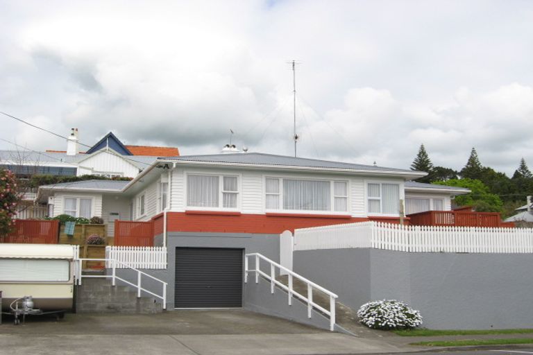 Photo of property in 52 Gilbert Street, New Plymouth, 4310