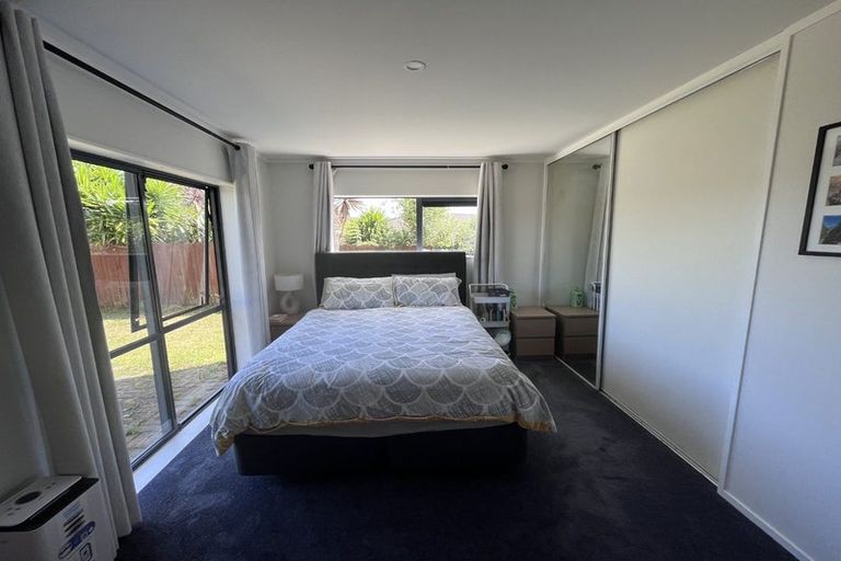 Photo of property in 20 Randwick Place, Randwick Park, Auckland, 2105